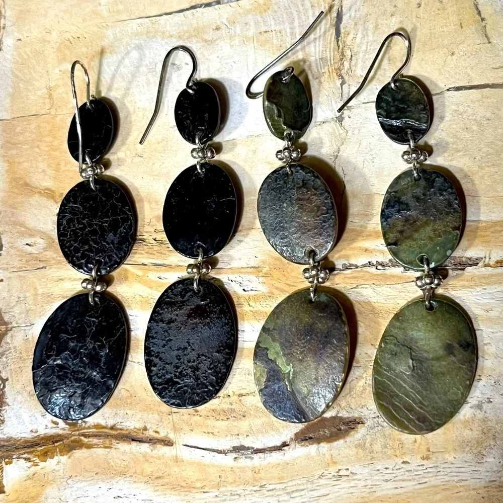 Set/2 Dyed Shells Brown/ Green Dangling Earrings